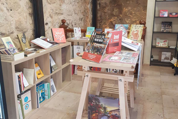 Kinari Books